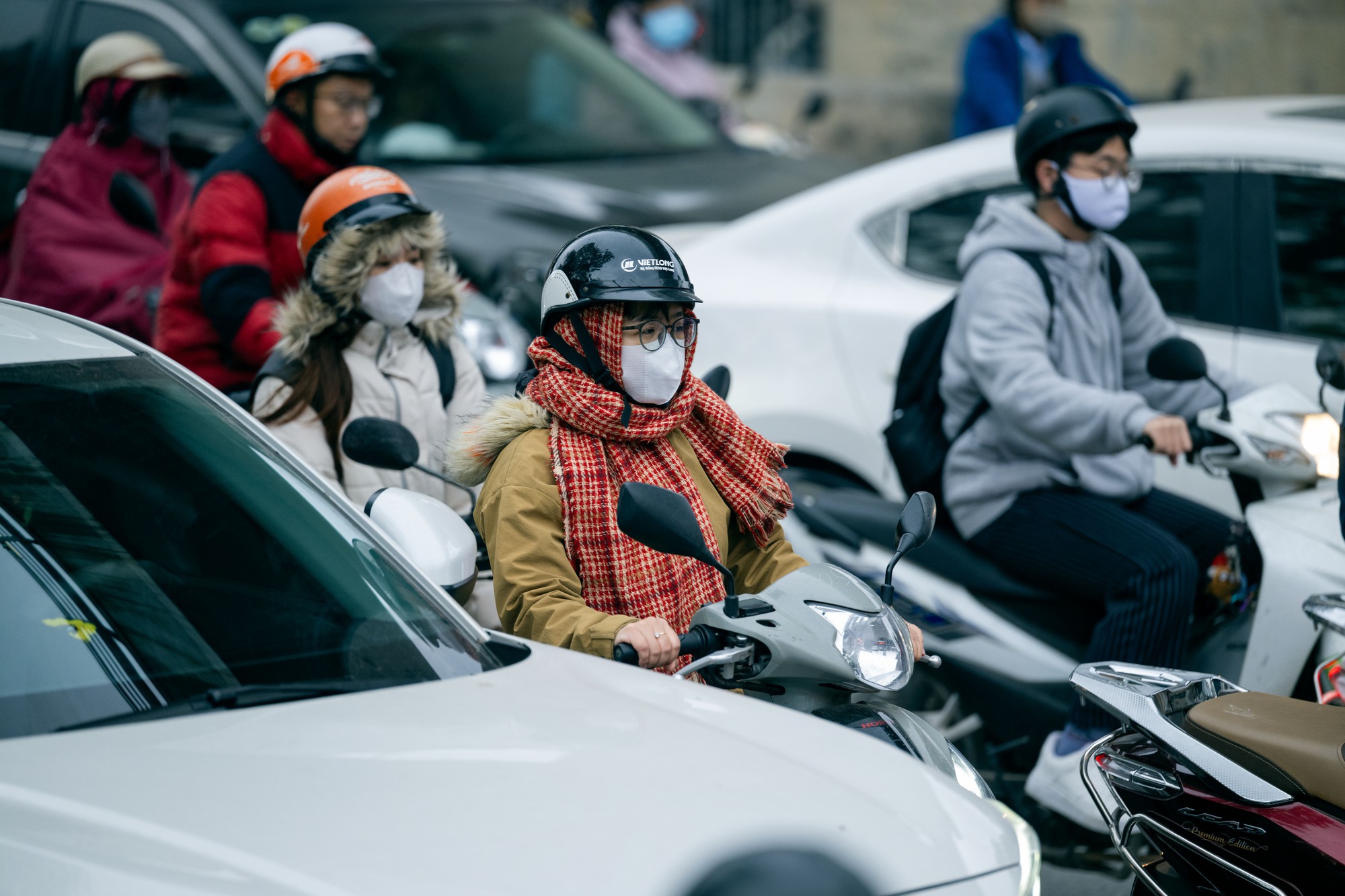 Ảnh, clip: H&agrave; Nội ch&igrave;m trong những ng&agrave;y gi&aacute; r&eacute;t nhất từ đầu Đ&ocirc;ng- Ảnh 4.