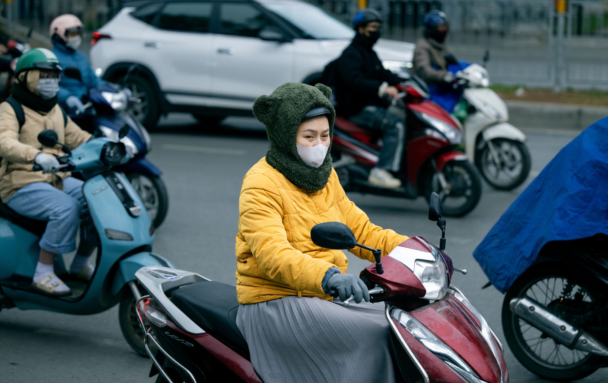 Ảnh, clip: H&agrave; Nội ch&igrave;m trong những ng&agrave;y gi&aacute; r&eacute;t nhất từ đầu Đ&ocirc;ng- Ảnh 3.