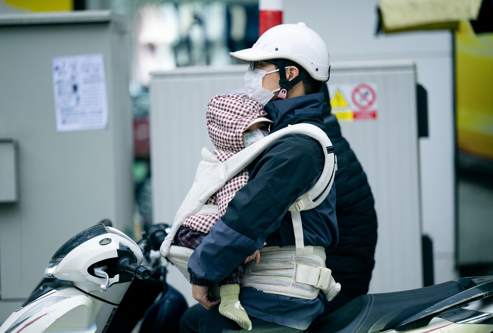 Ảnh, clip: H&agrave; Nội ch&igrave;m trong những ng&agrave;y gi&aacute; r&eacute;t nhất từ đầu Đ&ocirc;ng- Ảnh 7.