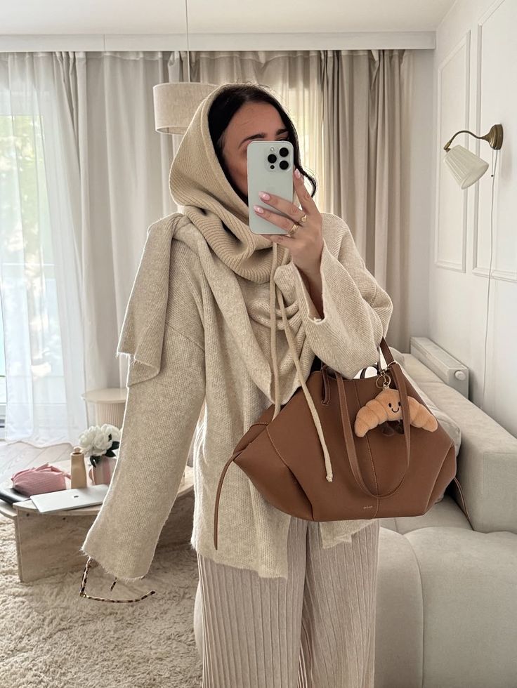 Pol&egrave;ne sắp tăng gi&aacute;, d&acirc;n t&igrave;nh xếp h&agrave;ng d&agrave;i tranh thủ mua gom- Ảnh 20.