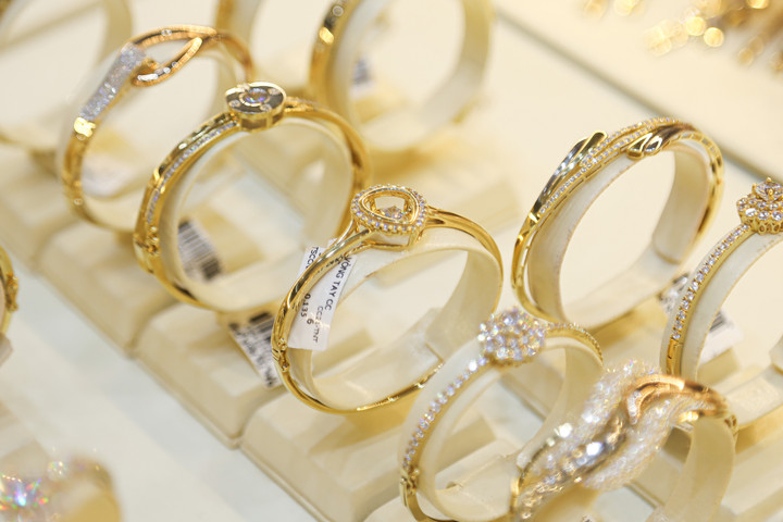 Gi&aacute; v&agrave;ng h&ocirc;m nay 22/1: Tiếp tục lập kỷ lục mới- Ảnh 1.