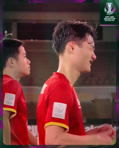 Thước phim đầy nước mắt của U23 Việt Nam khiến CĐV nghẹn l&ograve;ng x&uacute;c động: 
