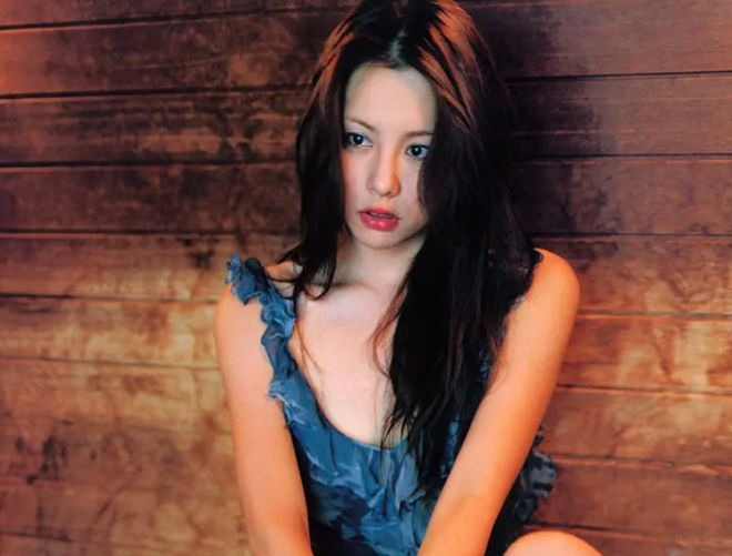 "Nữ diễn vi&ecirc;n phim giờ v&agrave;ng" bị kh&aacute;m nh&agrave; ra chất cấm, đối diện nguy cơ t&ugrave; tội- Ảnh 3.