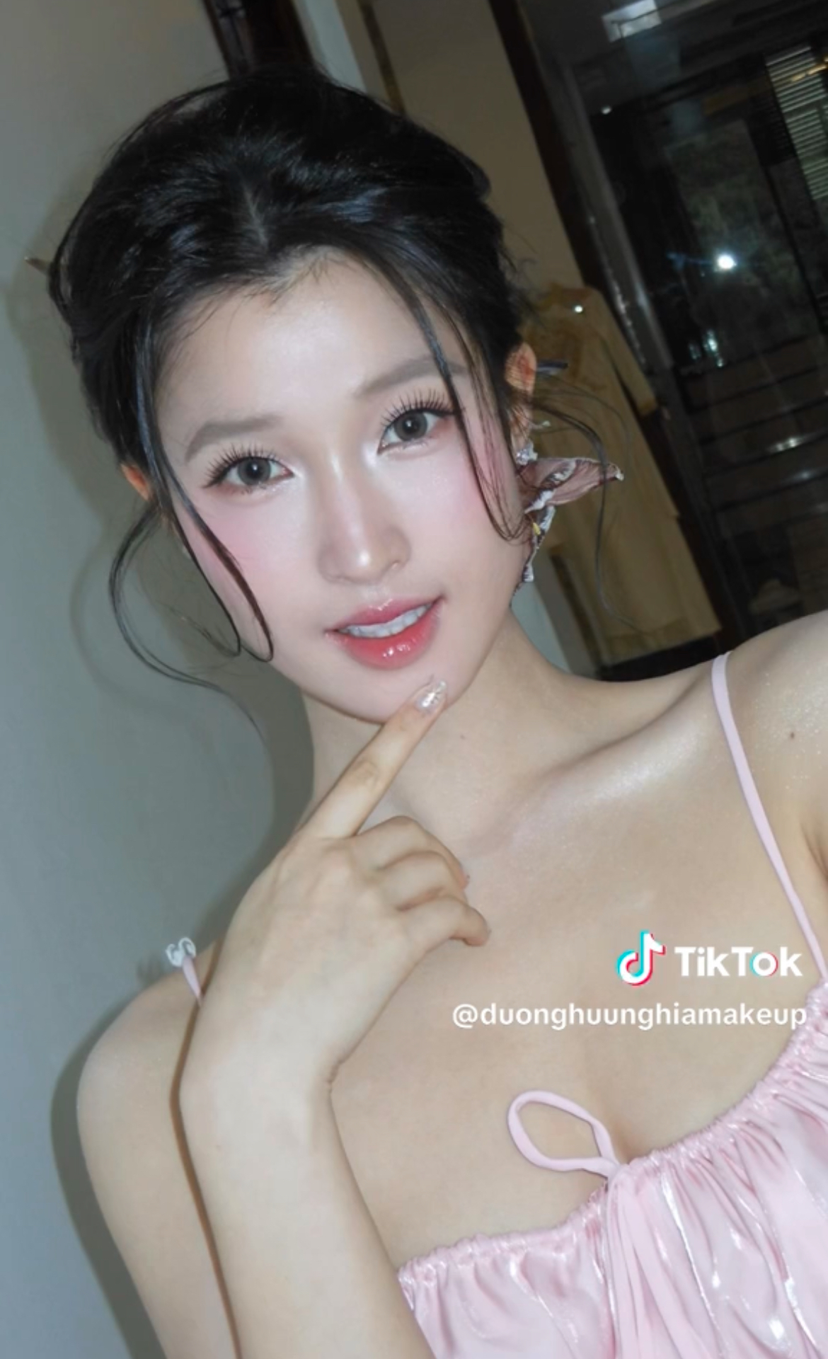 Lần đầu hé lộ trọn vẹn lễ gia tiên Á hậu Phương Nhi và Minh Hoàng: Nhan sắc, thần thái cô dâu không điểm chê!- Ảnh 4. Lần đầu hé lộ trọn vẹn lễ gia tiên Á hậu Phương Nhi và Minh Hoàng: Nhan sắc, thần thái cô dâu không điểm chê!- Ảnh 4.