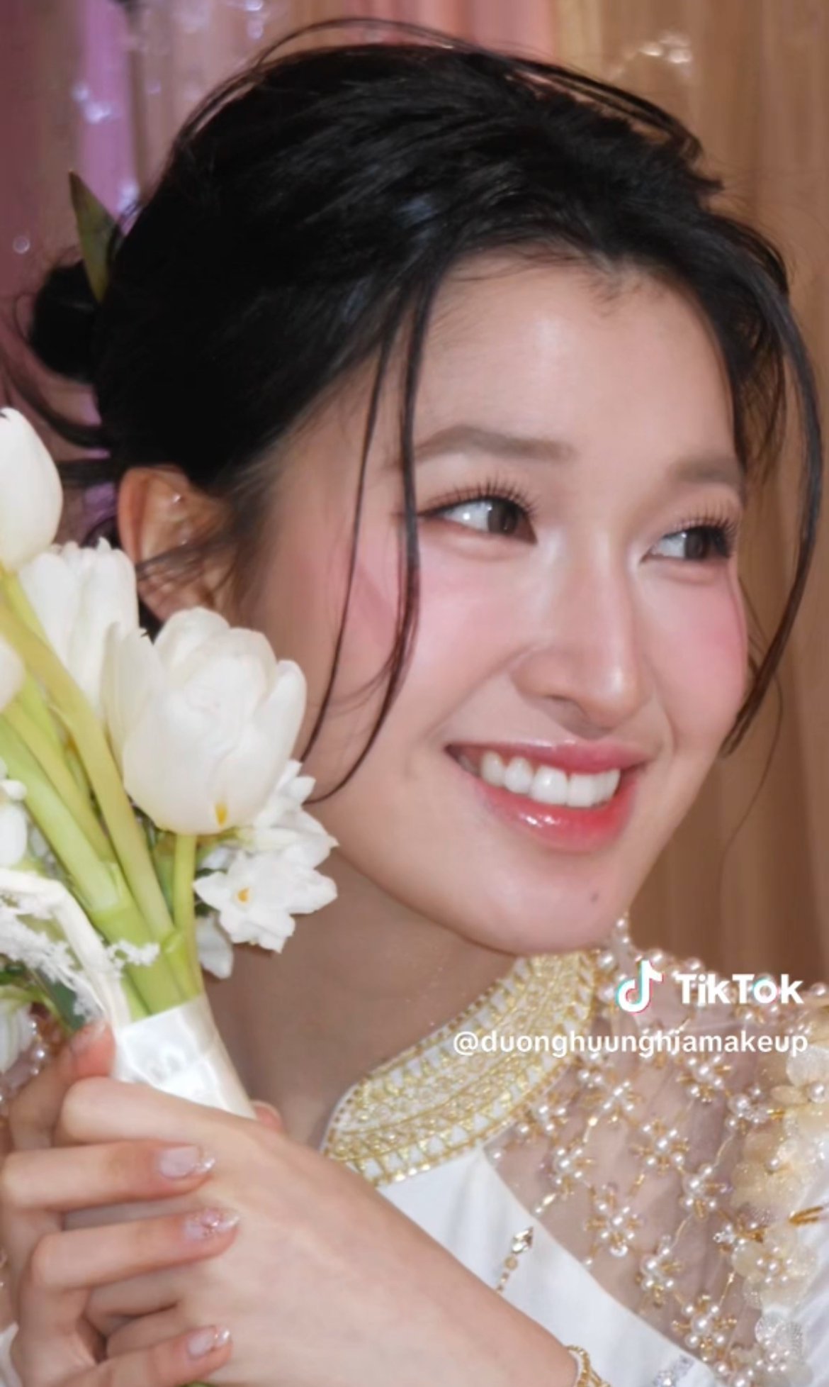 Lần đầu hé lộ trọn vẹn lễ gia tiên Á hậu Phương Nhi và Minh Hoàng: Nhan sắc, thần thái cô dâu không điểm chê!- Ảnh 5. Lần đầu hé lộ trọn vẹn lễ gia tiên Á hậu Phương Nhi và Minh Hoàng: Nhan sắc, thần thái cô dâu không điểm chê!- Ảnh 5.