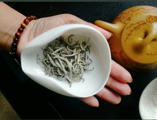 Loại tr&agrave; gần 700 triệu đồng/kg ở Việt Nam: Sống ở độ cao tr&ecirc;n 1.500 m, c&oacute; tới 3 l&yacute; do khiến gi&aacute; đắt đỏ- Ảnh 5.