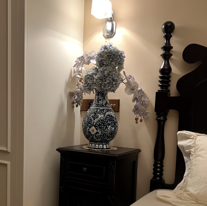 Nói với người nhà bạn: Đừng đặt 5 thứ này ở đầu giường, hại sức khỏe, ngủ không yên- Ảnh 7. Nói với người nhà bạn: Đừng đặt 5 thứ này ở đầu giường, hại sức khỏe, ngủ không yên- Ảnh 7.