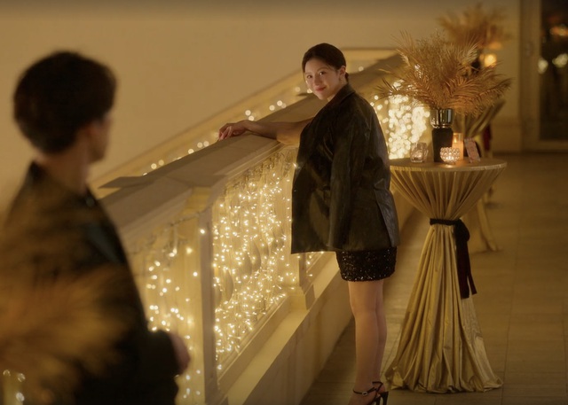 T&igrave;nh mới được v&iacute; như Kim Ji Won của Kim Seon Ho: D&aacute;t đồ hiệu từ đầu đến ch&acirc;n nhưng chưa sang được- Ảnh 2.