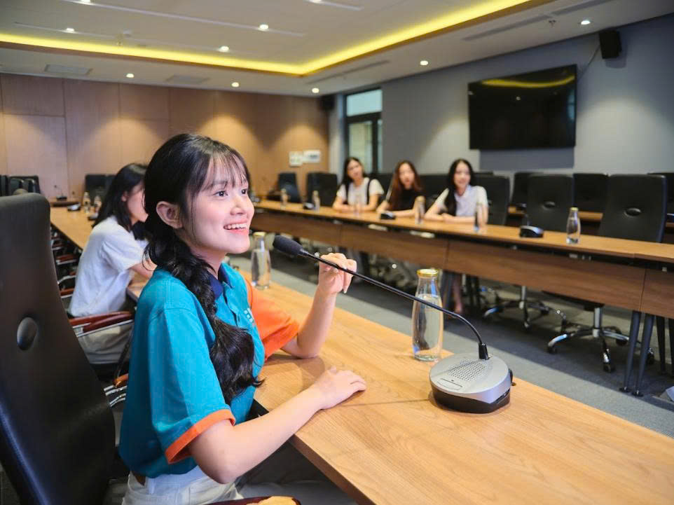 Vừa tốt nghiệp, sinh vi&ecirc;n trường n&agrave;o c&oacute; mức thu nhập cao nhất?- Ảnh 1.