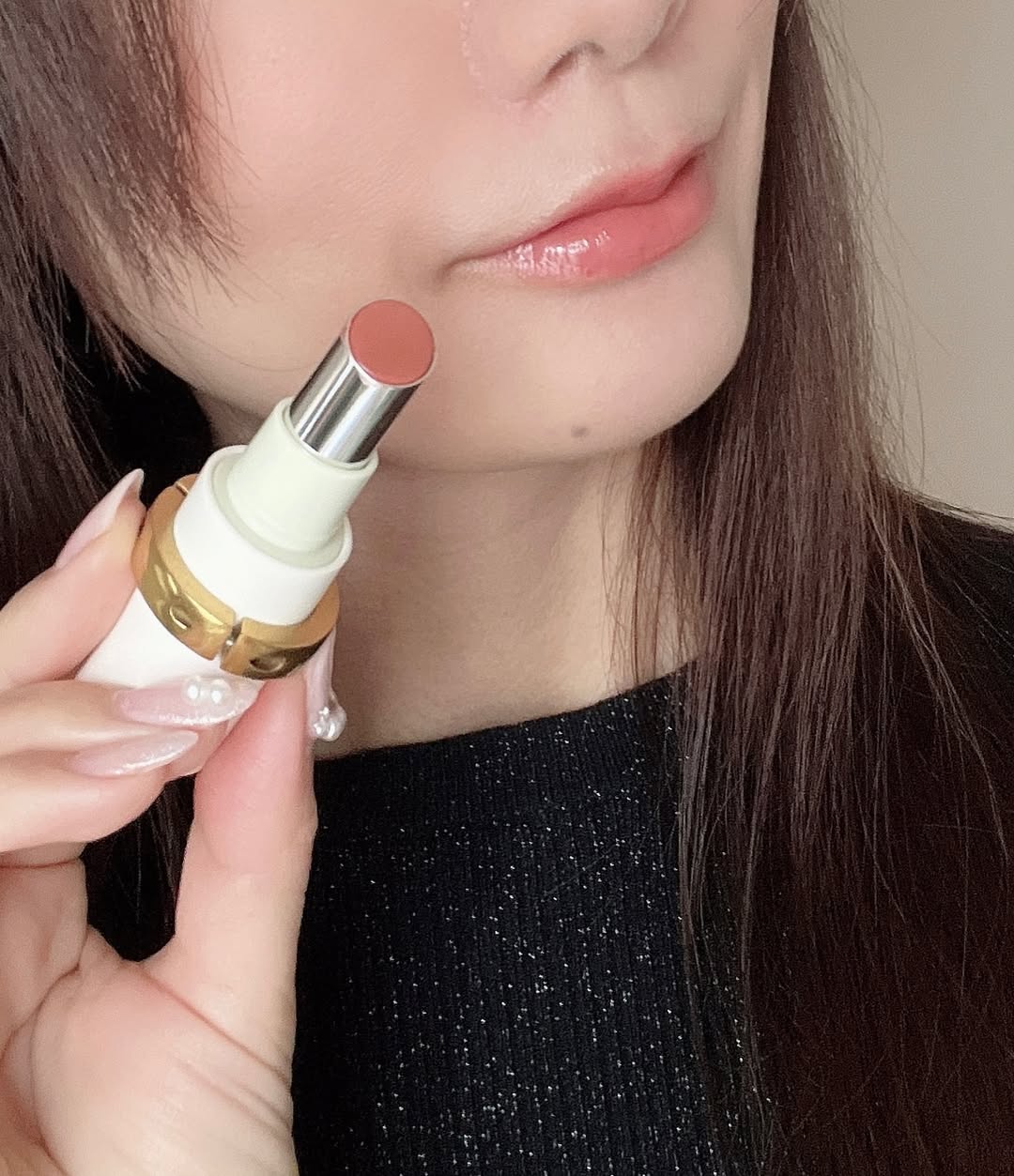 6 thỏi son dưỡng l&ecirc;n m&ocirc;i đẹp kinh khủng, xứng đ&aacute;ng xuống tiền nhất đầu năm 2026- Ảnh 8.