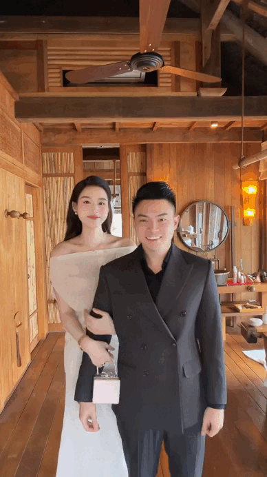 Ngay l&uacute;c n&agrave;y: Vợ chồng Đỗ H&agrave; mặc đẹp hết nấc ở đ&aacute;m cưới &Aacute; hậu Phương Nhi, 10 điểm dresscode- Ảnh 6.