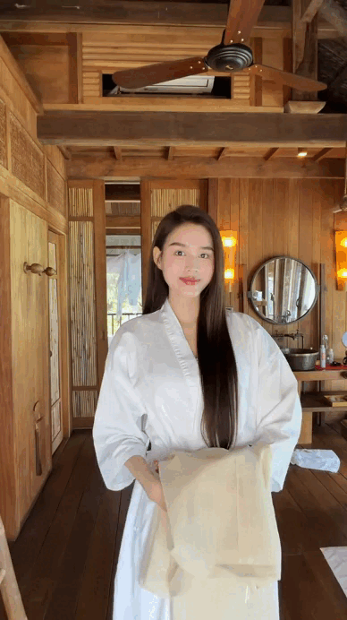 Ngay l&uacute;c n&agrave;y: Vợ chồng Đỗ H&agrave; mặc đẹp hết nấc ở đ&aacute;m cưới &Aacute; hậu Phương Nhi, 10 điểm dresscode- Ảnh 5.