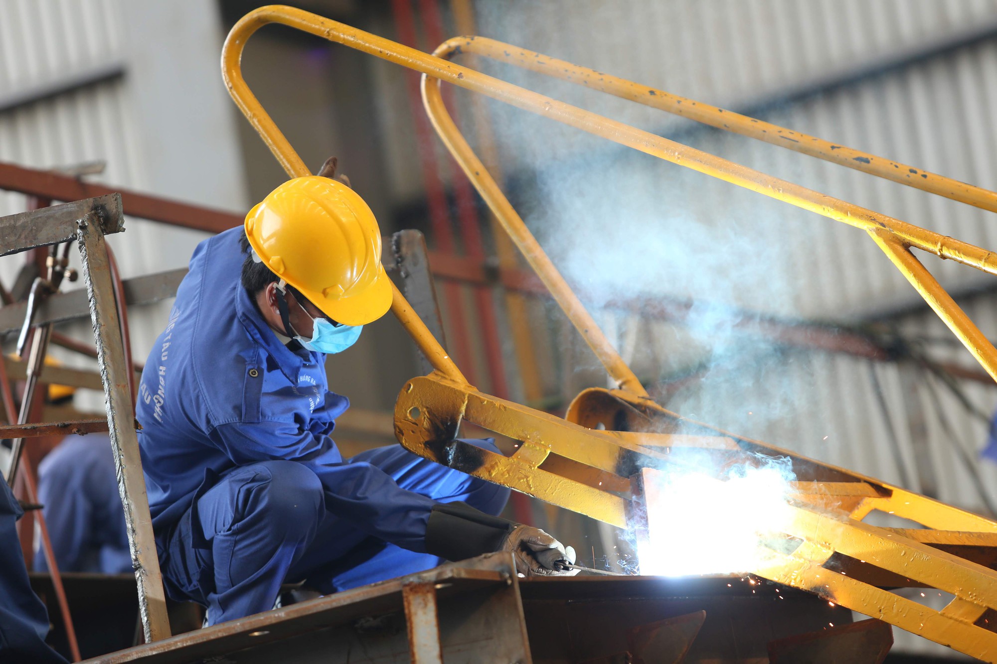 Thưởng Tết 2026: Bức tranh ph&acirc;n h&oacute;a giữa c&aacute;c ng&agrave;nh, c&aacute;c địa phương- Ảnh 2.