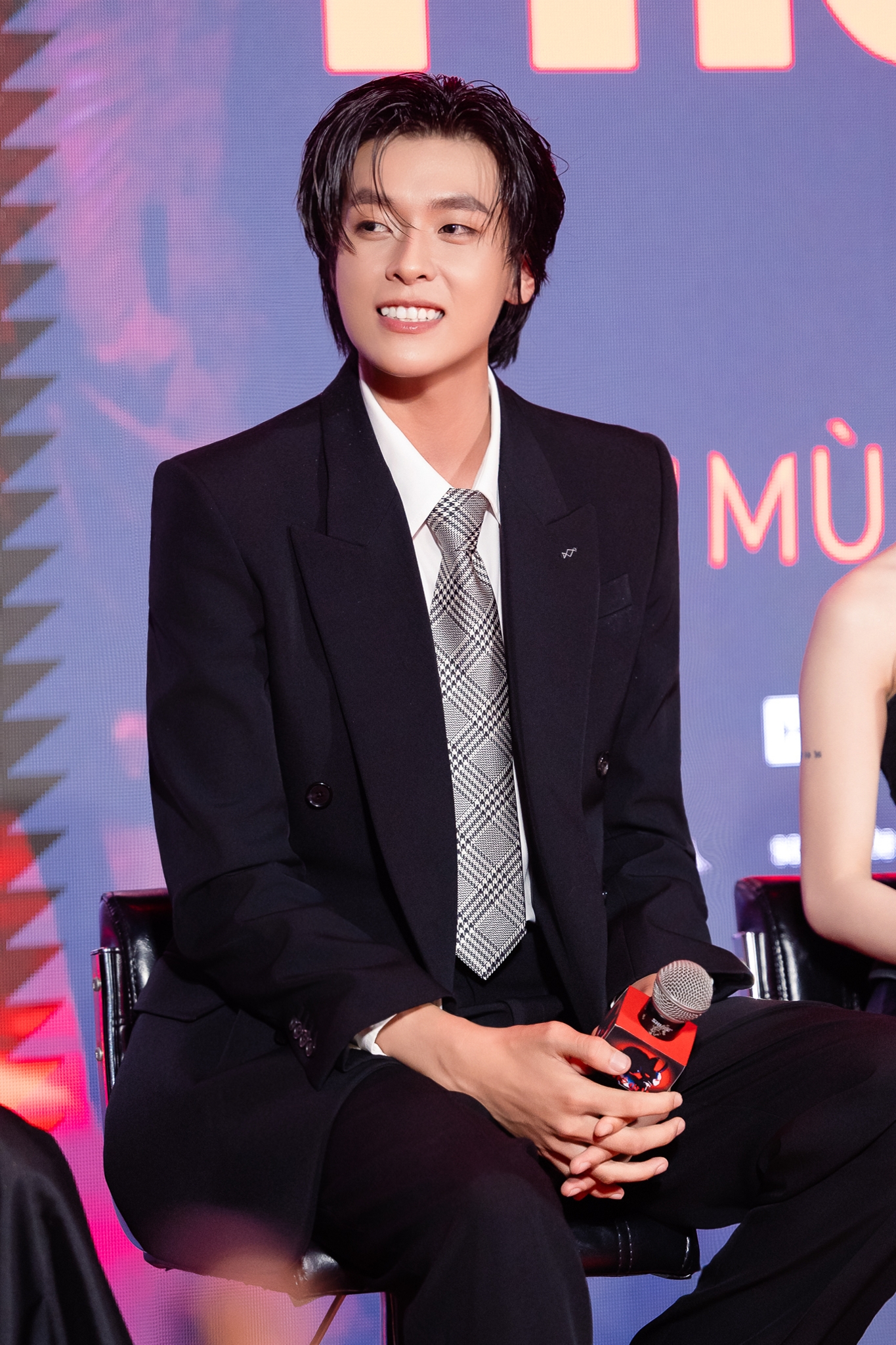 Vĩnh Đam - hot boy cao 1m92 được Trấn Th&agrave;nh chọn đang n&aacute;o loạn hot search l&agrave; ai?- Ảnh 2.