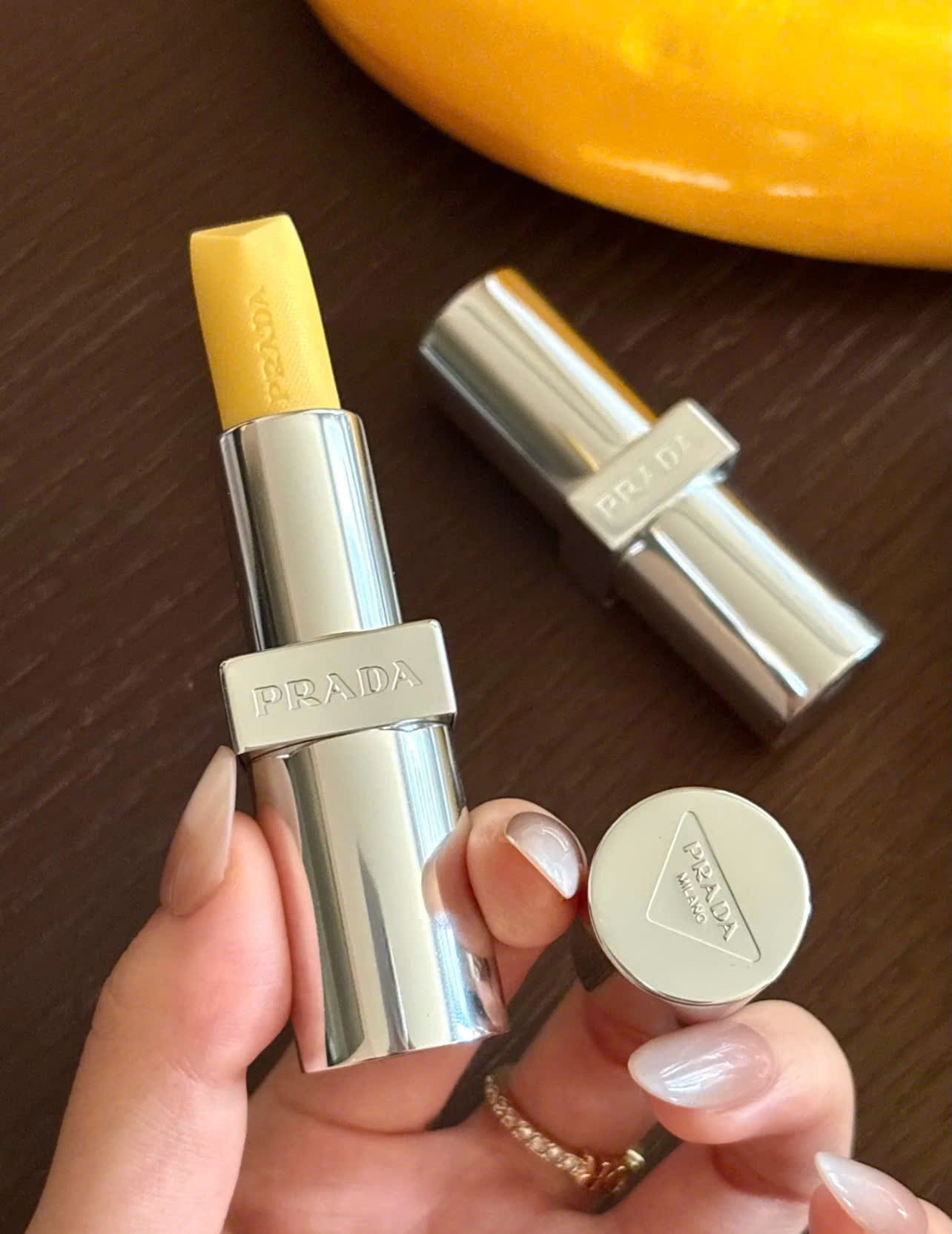 6 thỏi son dưỡng l&ecirc;n m&ocirc;i đẹp kinh khủng, xứng đ&aacute;ng xuống tiền nhất đầu năm 2026- Ảnh 1.