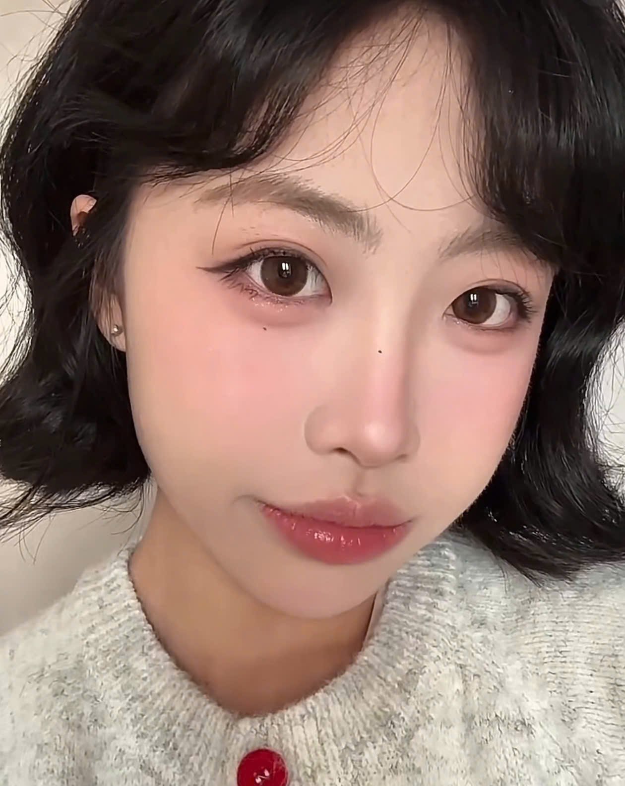 6 thỏi son dưỡng l&ecirc;n m&ocirc;i đẹp kinh khủng, xứng đ&aacute;ng xuống tiền nhất đầu năm 2026- Ảnh 6.