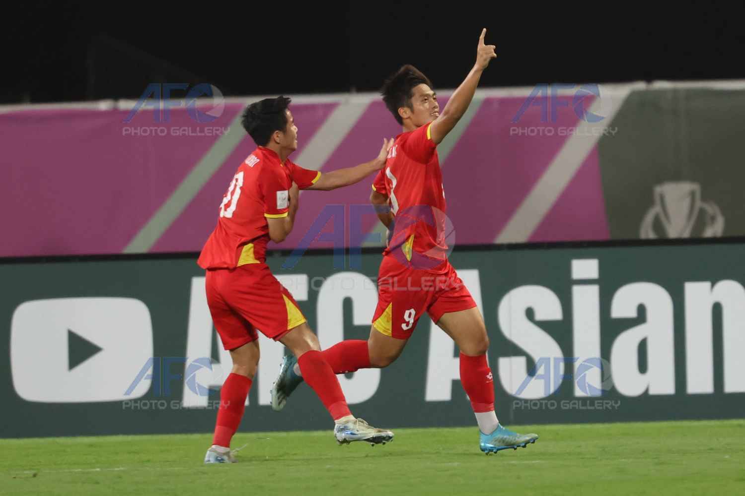 Ảnh: Quốc Việt s&uacute;t tung lưới U23 H&agrave;n Quốc, U23 Việt Nam ăn mừng cực cảm x&uacute;c động vi&ecirc;n Hiểu Minh- Ảnh 9.