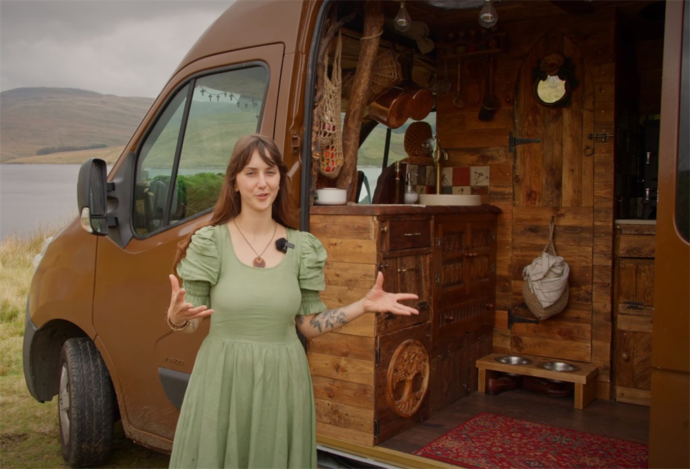 Căn nh&agrave; vỏn vẹn 4m&sup2; khiến triệu người ngỡ ng&agrave;ng- Ảnh 2.