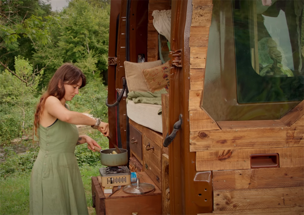 Căn nh&agrave; vỏn vẹn 4m&sup2; khiến triệu người ngỡ ng&agrave;ng- Ảnh 12.