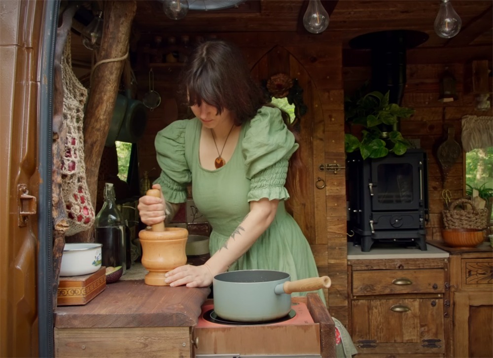 Căn nh&agrave; vỏn vẹn 4m&sup2; khiến triệu người ngỡ ng&agrave;ng- Ảnh 3.