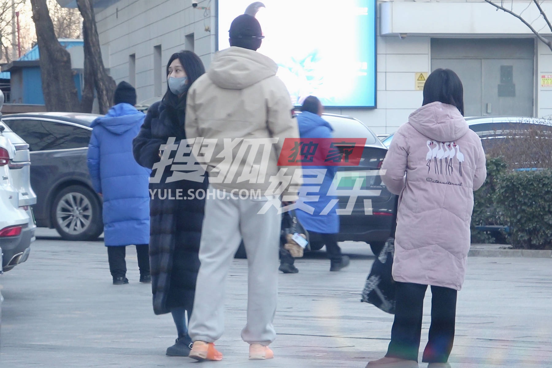 Trai đẹp gen Z đưa nữ đại gia đi kh&aacute;m thai, bảo sao biến mất khỏi showbiz suốt 800 ng&agrave;y- Ảnh 3.