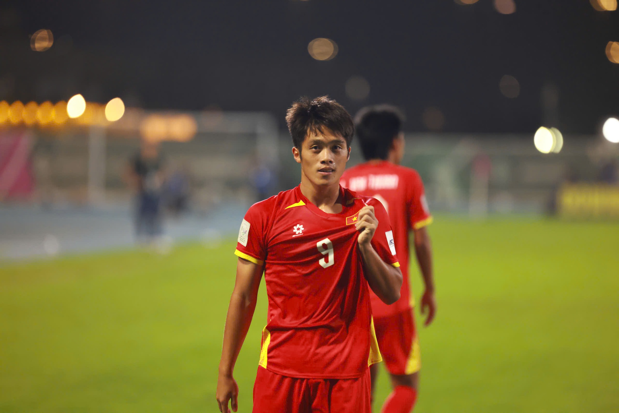 Ảnh: Quốc Việt s&uacute;t tung lưới U23 H&agrave;n Quốc, U23 Việt Nam ăn mừng cực cảm x&uacute;c động vi&ecirc;n Hiểu Minh- Ảnh 2.