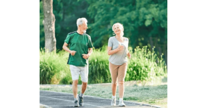 5 th&oacute;i quen đi bộ đơn giản gi&uacute;p người sau 50 tuổi cải thiện thể lực hiệu quả- Ảnh 1.