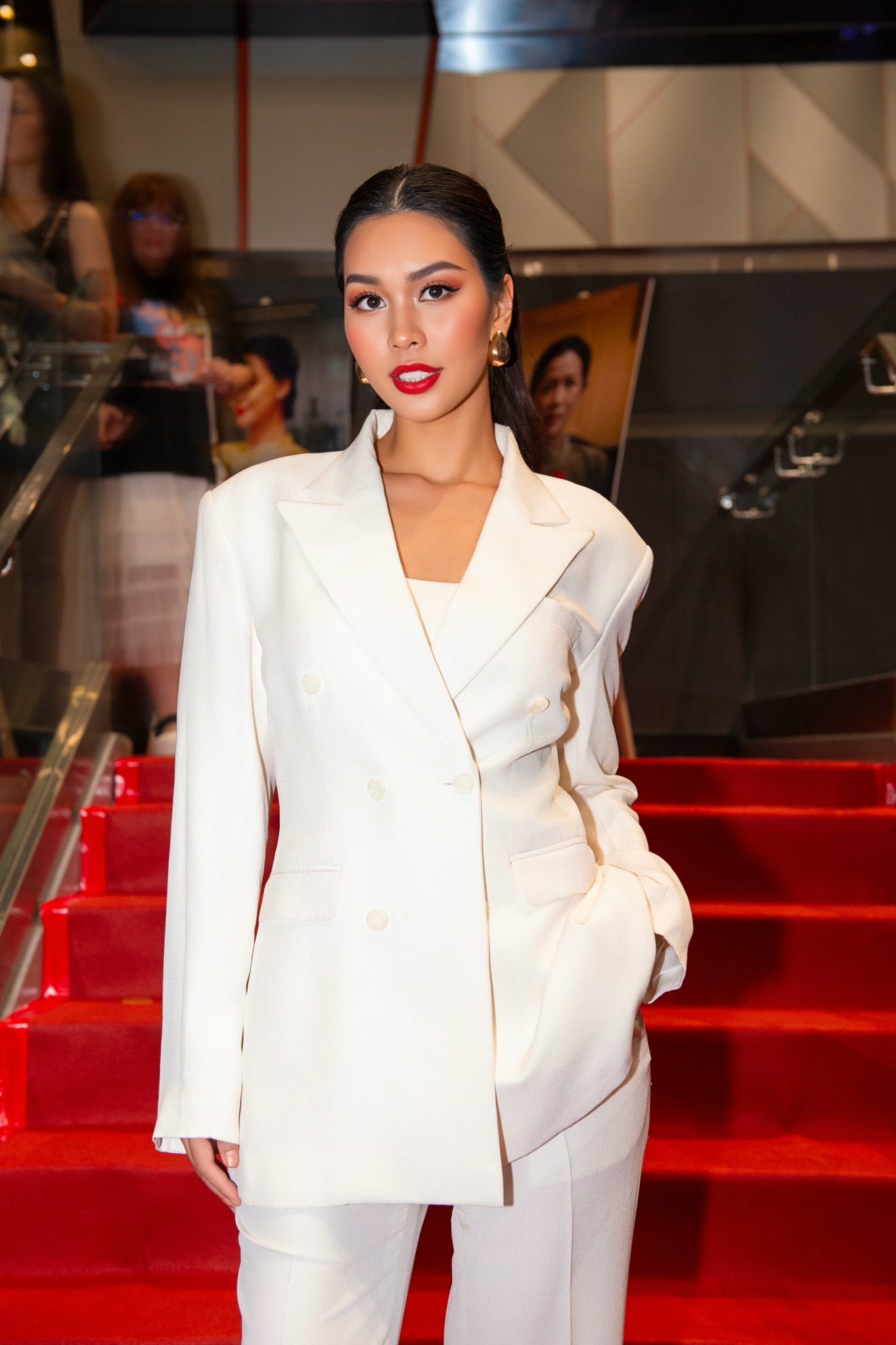 Si&ecirc;u mẫu H&agrave; Anh chia sẻ gắt: Đừng bao giờ vứt bỏ t&igrave;nh mẫu tử như bỏ b&aacute;t nước đi!- Ảnh 2.