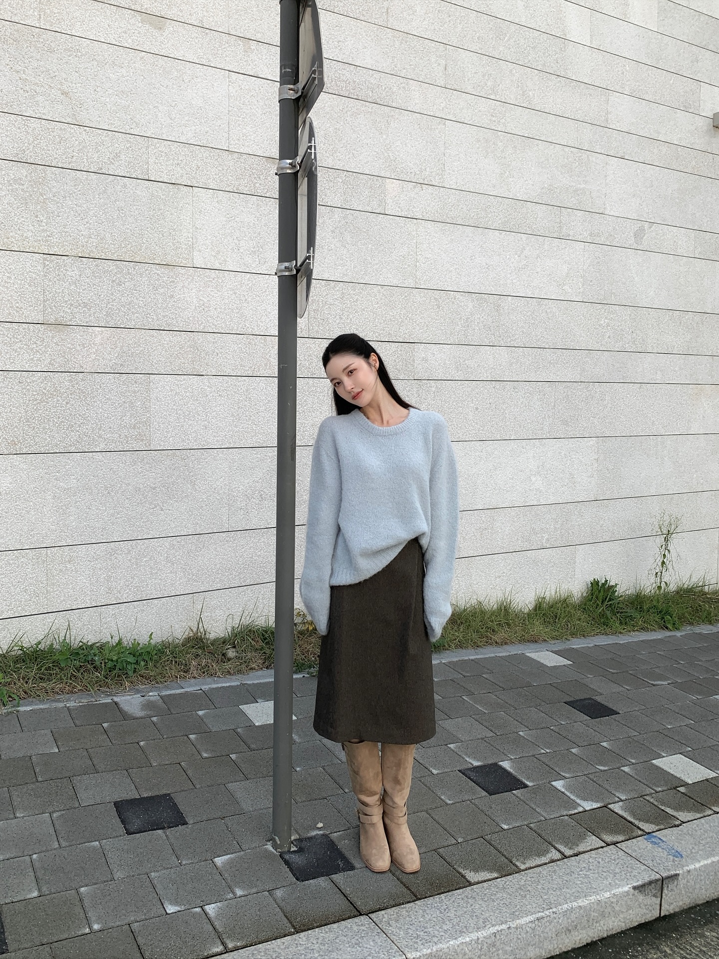 4 c&aacute;ch mặc &aacute;o len chuẩn thanh lịch tới c&ocirc;ng sở- Ảnh 1.