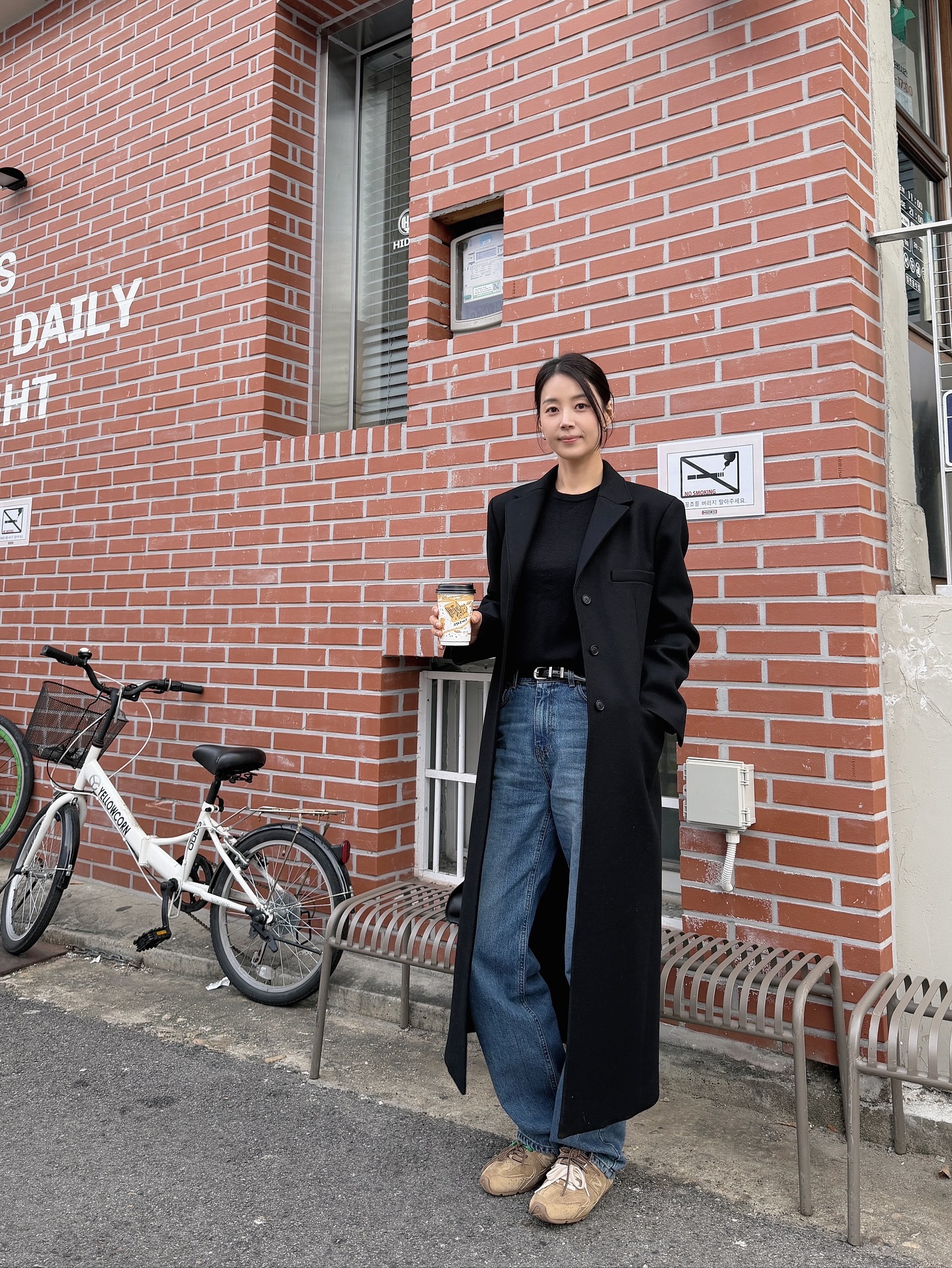 4 mẫu &aacute;o kho&aacute;c n&acirc;ng tầm kh&iacute; chất d&agrave;nh cho phụ nữ tr&ecirc;n 40 tuổi- Ảnh 3.