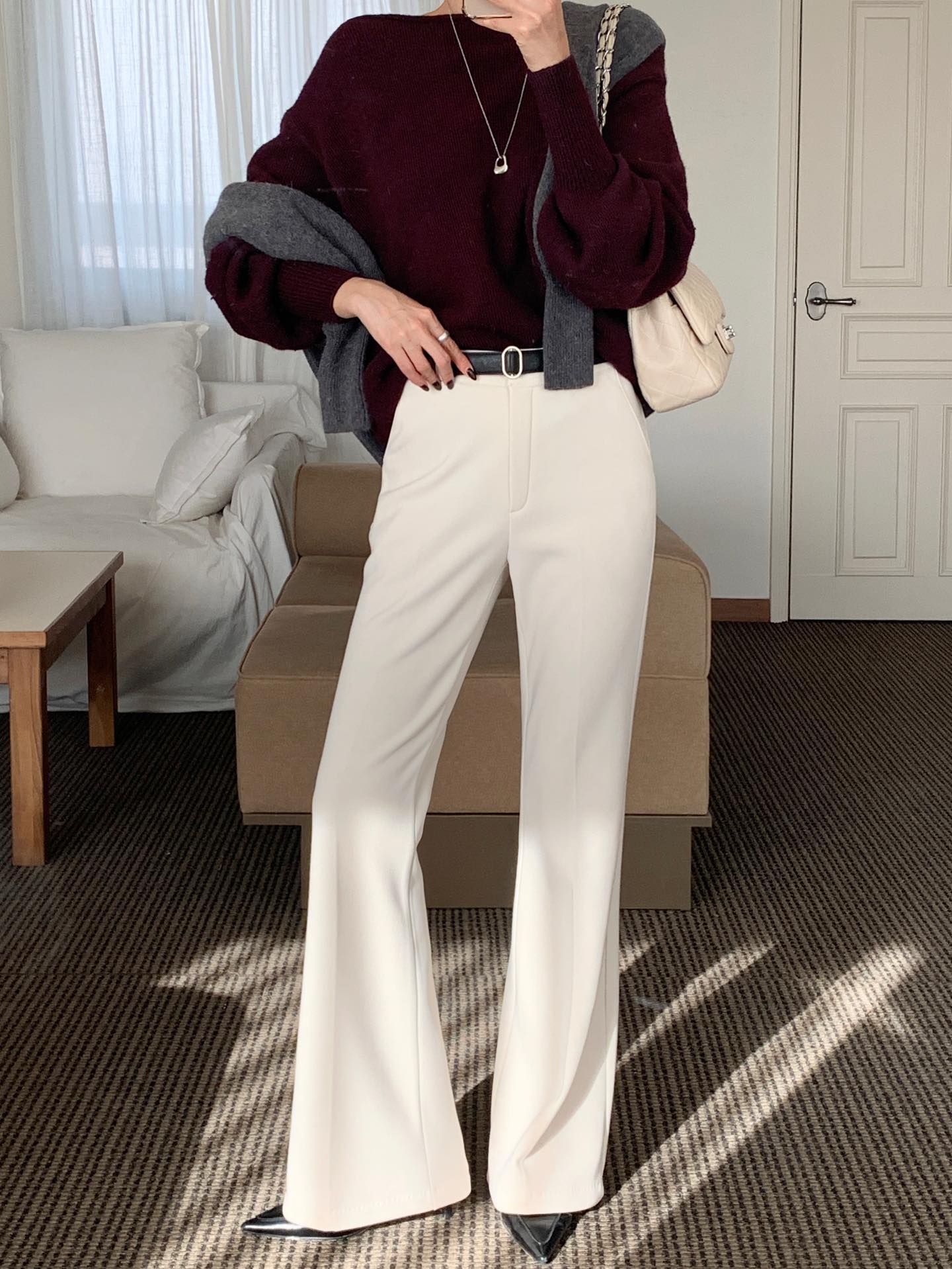 4 c&aacute;ch mặc &aacute;o len chuẩn thanh lịch tới c&ocirc;ng sở- Ảnh 5.