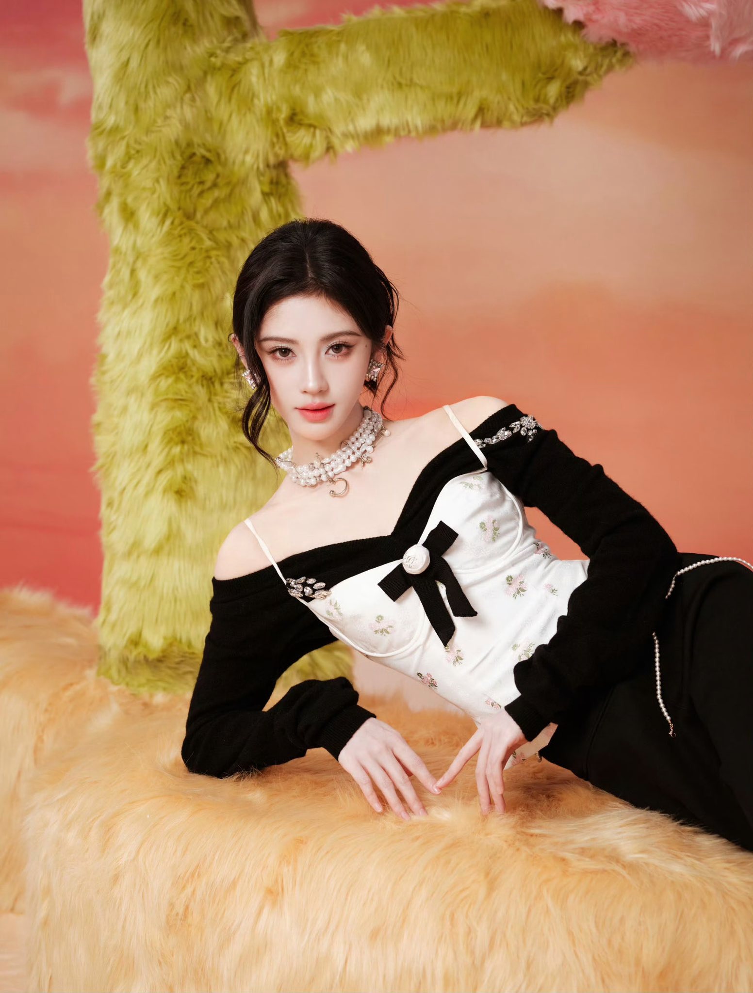 Cả nước n&iacute;n thở trước sự trở lại của mỹ nh&acirc;n đẹp nhất showbiz: Đẹp đến mức &aacute;nh nắng cũng phải ưu &aacute;i- Ảnh 5.