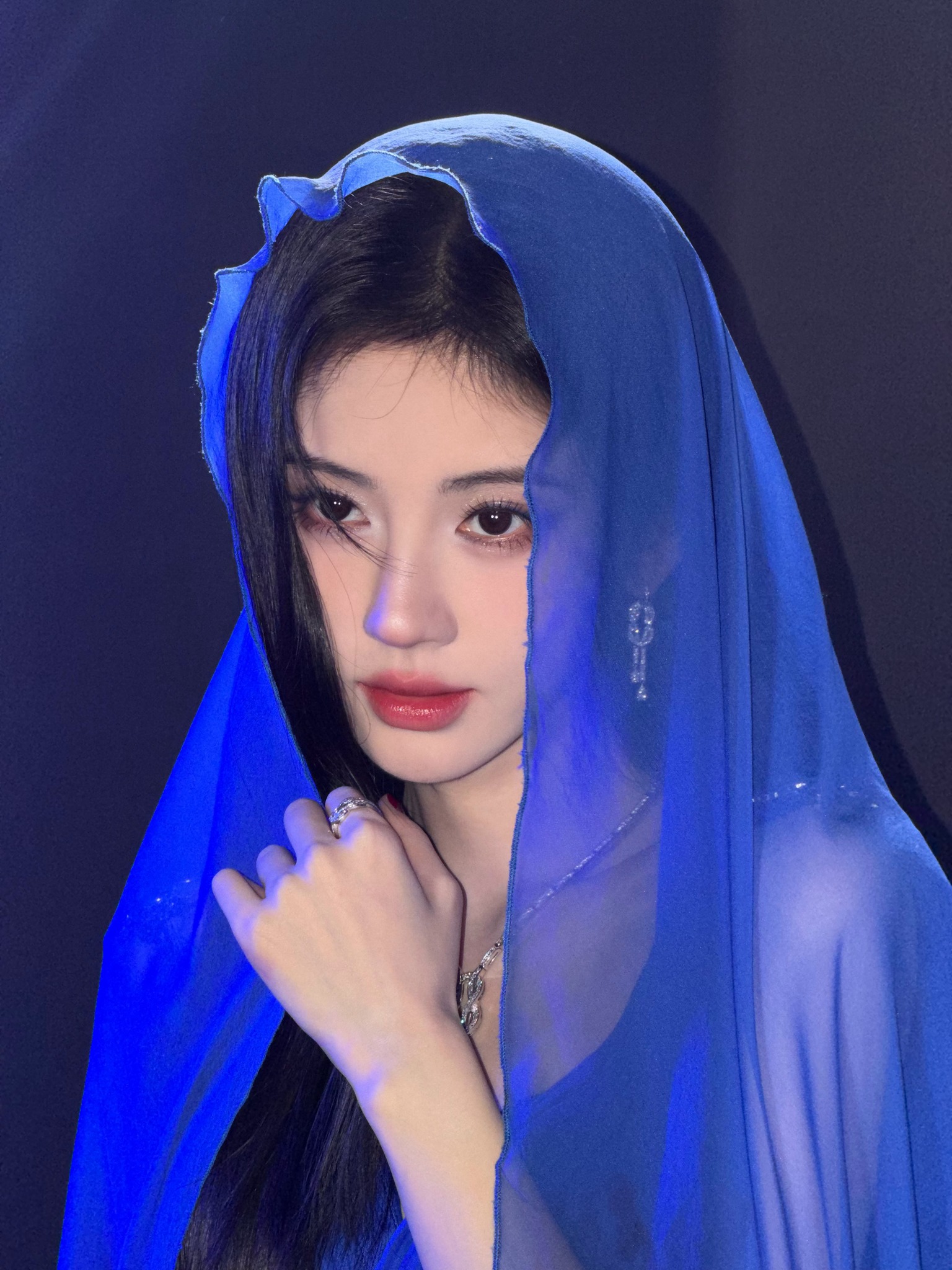 Cả nước n&iacute;n thở trước sự trở lại của mỹ nh&acirc;n đẹp nhất showbiz: Đẹp đến mức &aacute;nh nắng cũng phải ưu &aacute;i- Ảnh 2.