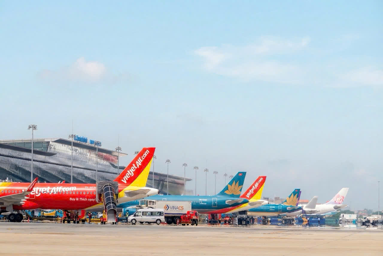 V&eacute; m&aacute;y bay Tết 2026: Nhiều đường bay sắp k&iacute;n chỗ, nguồn cung c&oacute; đ&aacute;p ứng kịp nhu cầu tăng cao?- Ảnh 1.