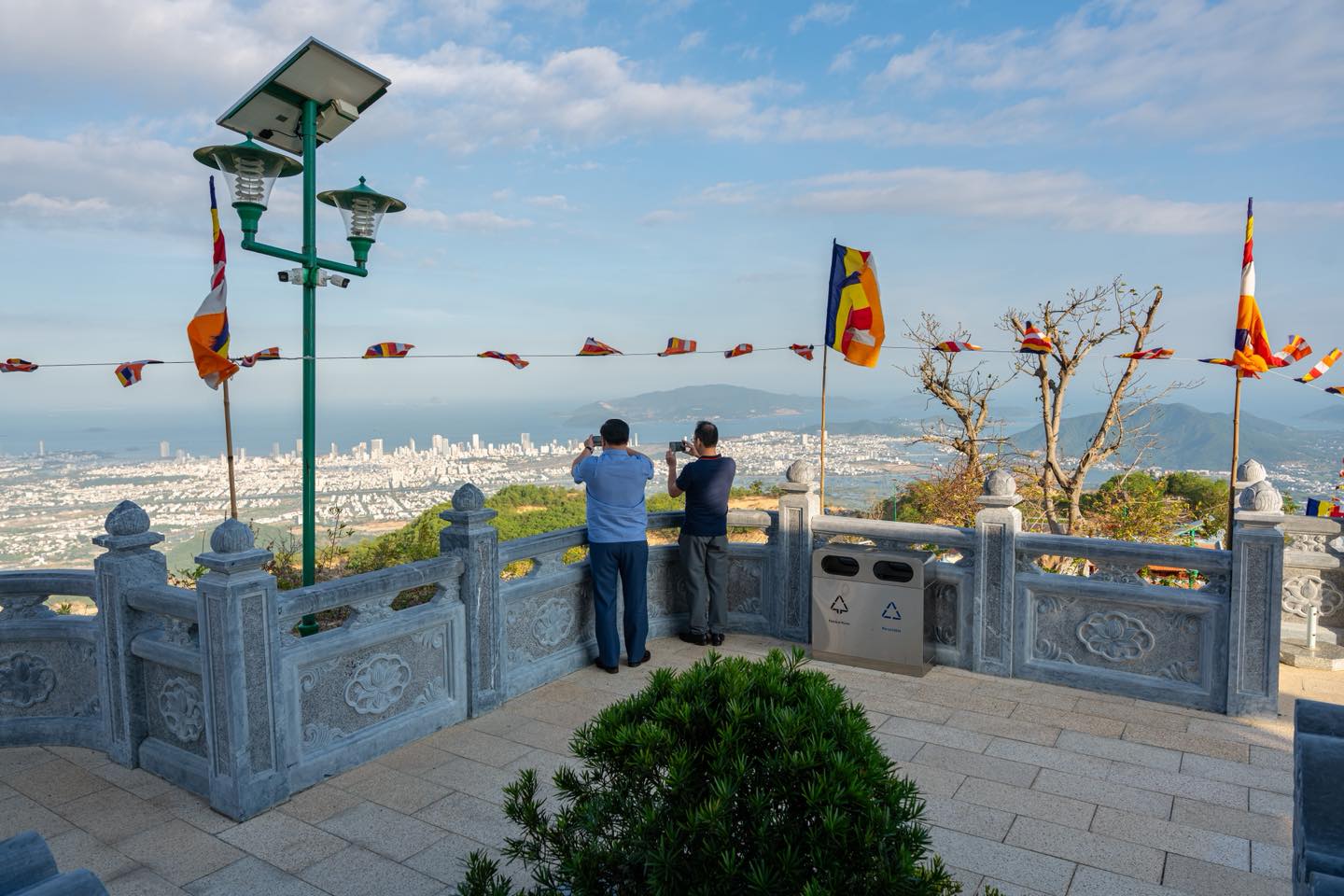 C&oacute; g&igrave; trong ng&ocirc;i ch&ugrave;a diễn ra lễ cưới của &Aacute; hậu? Nằm tr&ecirc;n n&uacute;i cao 500m, sở hữu Bảo th&aacute;p hiếm ở Việt Nam- Ảnh 5.