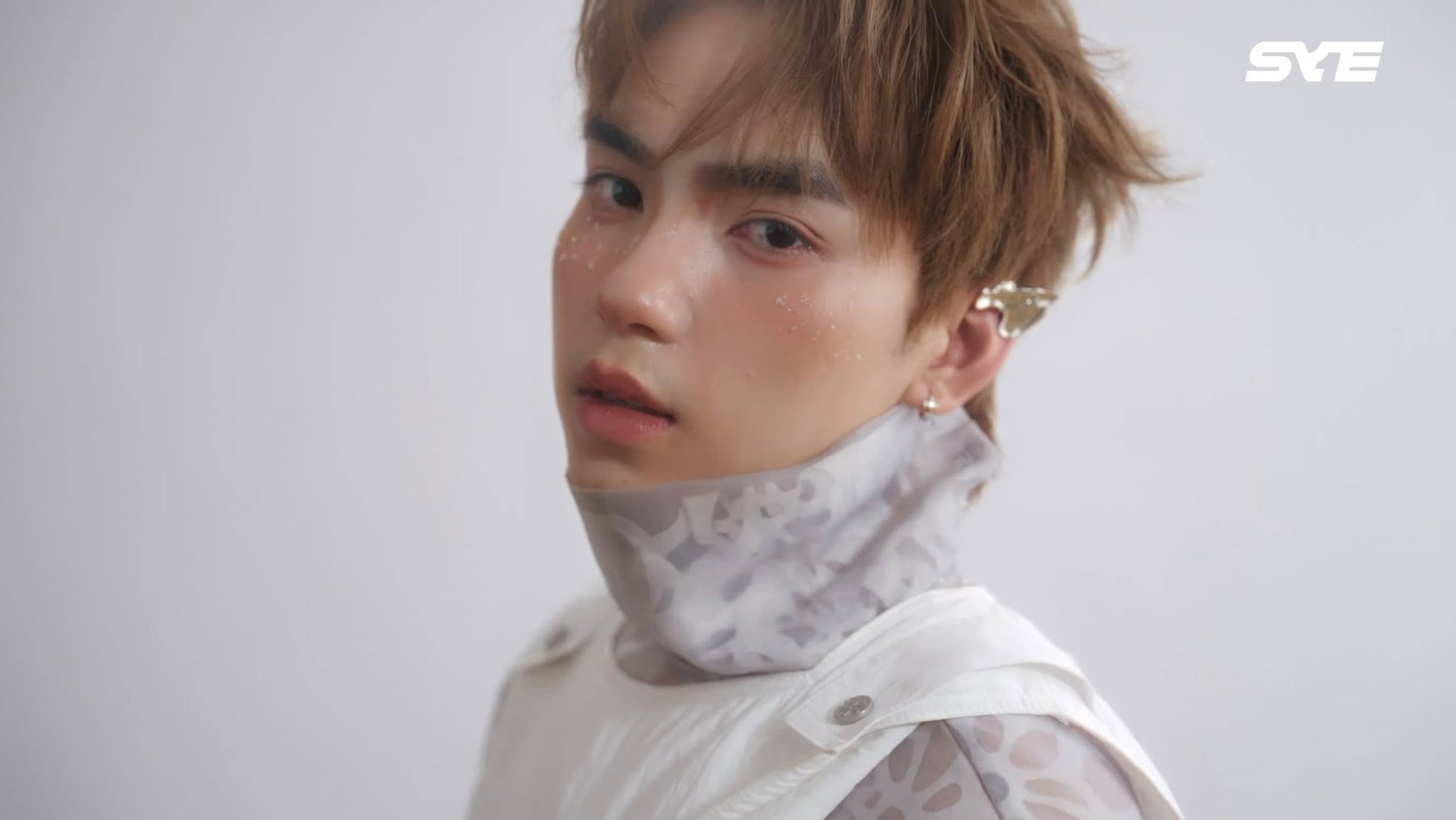 UPRIZE - Nhóm nhạc tân binh Vbiz muốn vươn tầm quốc tế nhưng tạo hình có đang quá lỗi thời?- Ảnh 15. UPRIZE - Nhóm nhạc tân binh Vbiz muốn vươn tầm quốc tế nhưng tạo hình có đang quá lỗi thời?- Ảnh 15.