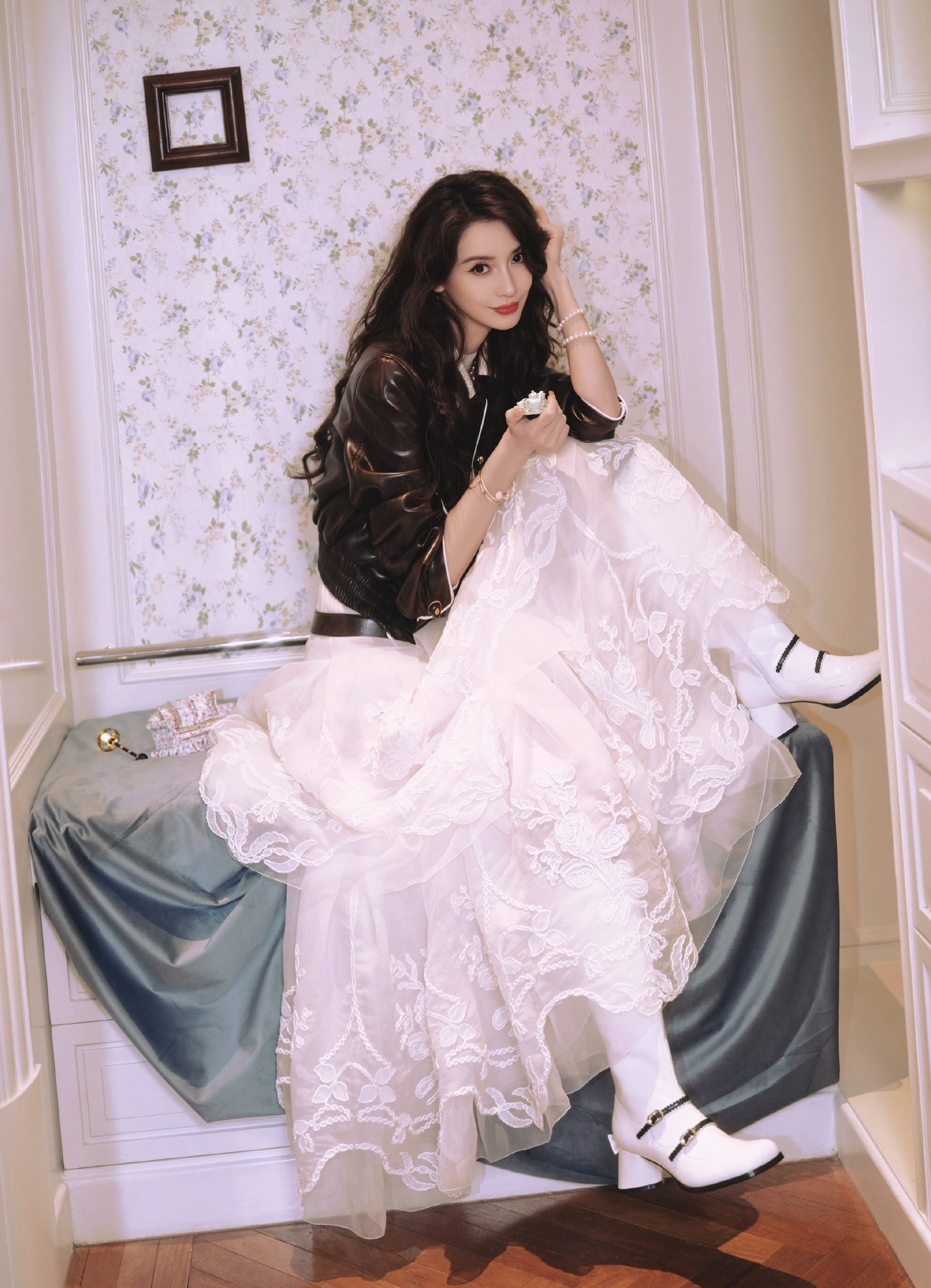 Hoang mang cả Cbiz: Angelababy vướng nghi vấn làm Hoang mang cả Cbiz: Angelababy vướng nghi vấn làm