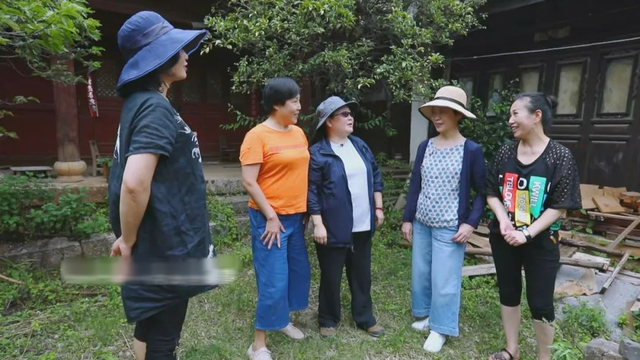 5 cô gái độc thân góp 21 tỷ đồng mua biệt thự 500m2 dưỡng già: Cuộc sống như tiên!- Ảnh 2. 5 cô gái độc thân góp 21 tỷ đồng mua biệt thự 500m2 dưỡng già: Cuộc sống như tiên!- Ảnh 2.