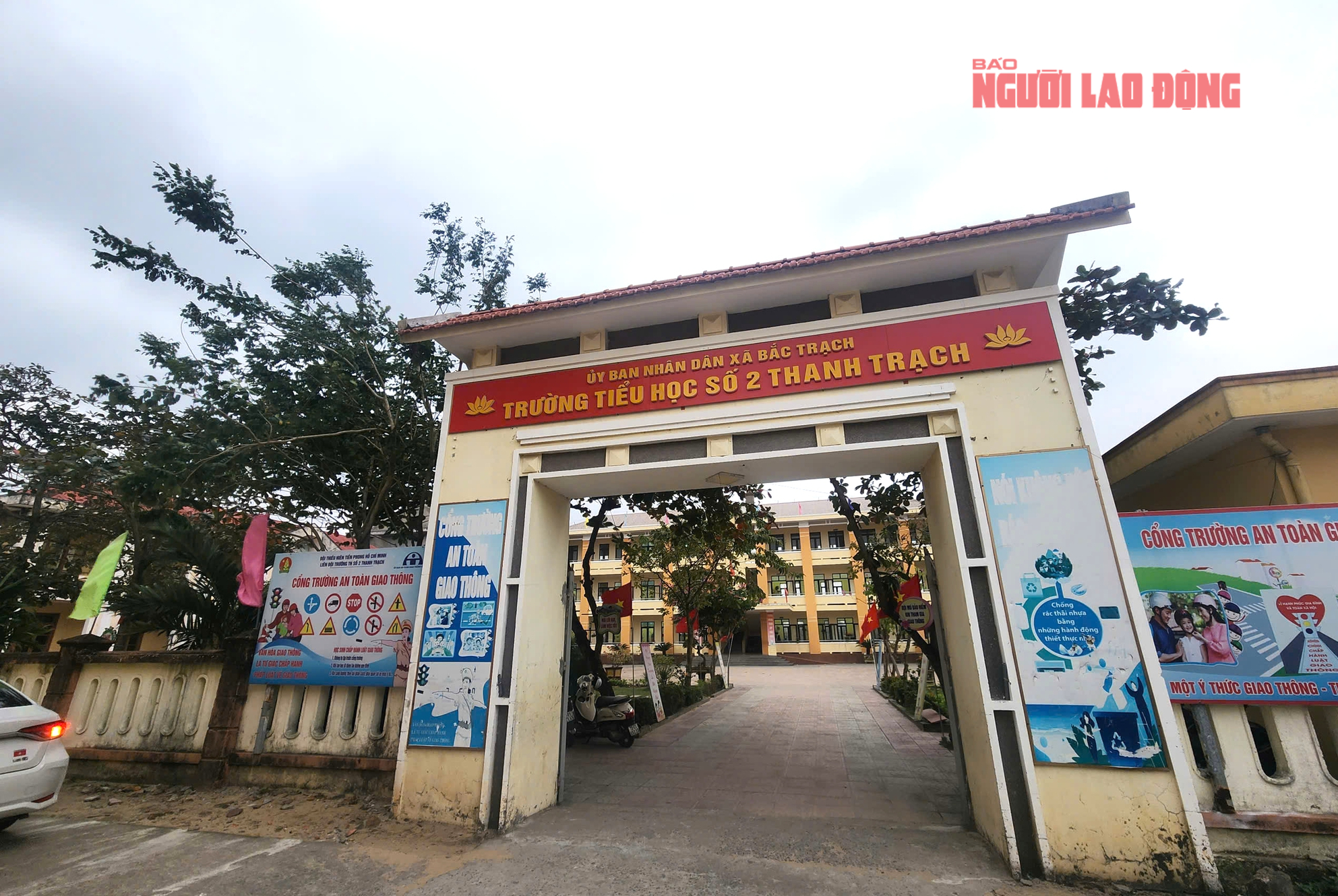 Giảng dạy "kh&ocirc;ng lịch" vẫn hưởng phụ cấp 35%: Hiệu trưởng, hiệu ph&oacute; c&oacute; thực sự đứng lớp?- Ảnh 1.