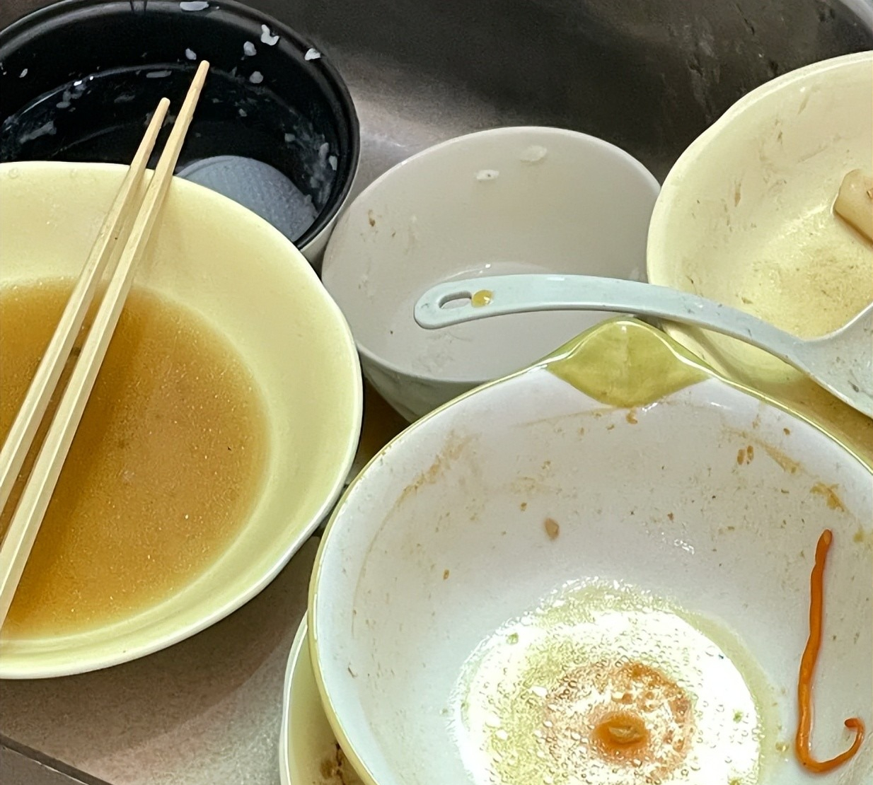 5 thói xấu biến ngôi nhà thành bãi rác, cảm giác “rẻ tiền, nghèo khó” bủa vây- Ảnh 2. 5 thói xấu biến ngôi nhà thành bãi rác, cảm giác “rẻ tiền, nghèo khó” bủa vây- Ảnh 2.