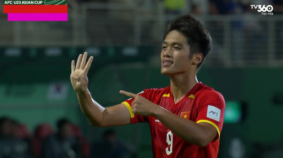 Quốc Việt g&acirc;y x&uacute;c động cực mạnh khi ghi b&agrave;n v&agrave;o lưới U23 H&agrave;n Quốc: Ăn mừng hướng về Hiểu Minh đang chấn thương- Ảnh 1.