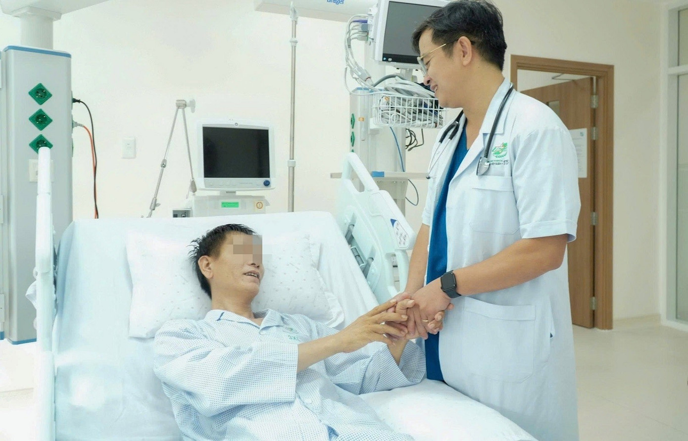 Cứu sống người đ&agrave;n &ocirc;ng li&ecirc;n tiếp ngừng tim v&igrave; rối loạn nhịp &aacute;c t&iacute;nh- Ảnh 3.