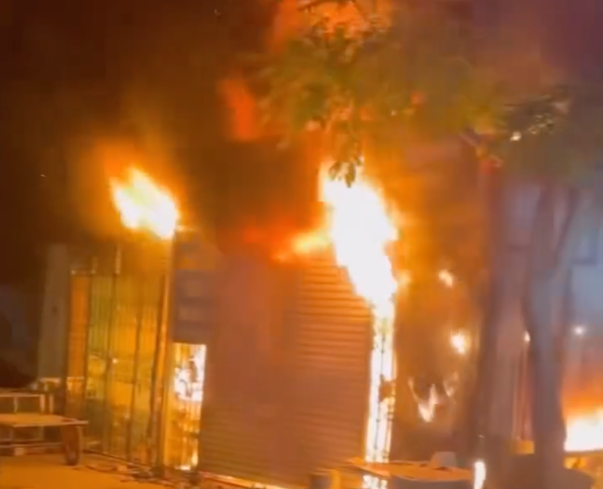 Bộ C&ocirc;ng an gửi thư khen Tổ CSGT ph&aacute; cửa cứu 11 người tho&aacute;t khỏi đ&aacute;m ch&aacute;y- Ảnh 1.