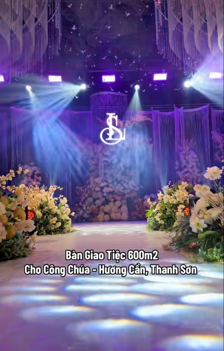 Đ&aacute;m cưới Ph&uacute; Thọ m&agrave; như lễ sắc phong vương hậu: C&ocirc; d&acirc;u đội vương miện khủng, cầm b&oacute; hoa cưới bằng v&agrave;ng nguy&ecirc;n chất- Ảnh 11.