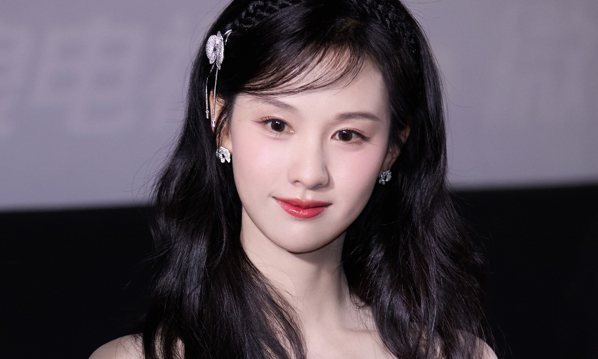 "Thần ti&ecirc;n tỷ tỷ thế hệ mới" xứ Trung da trắng mịn nổi bật: Ng&agrave;y n&agrave;o cũng ăn 1 thứ chợ Việt b&aacute;n đầy để da mọng collagen, rất tốt sức khỏe- Ảnh 4.