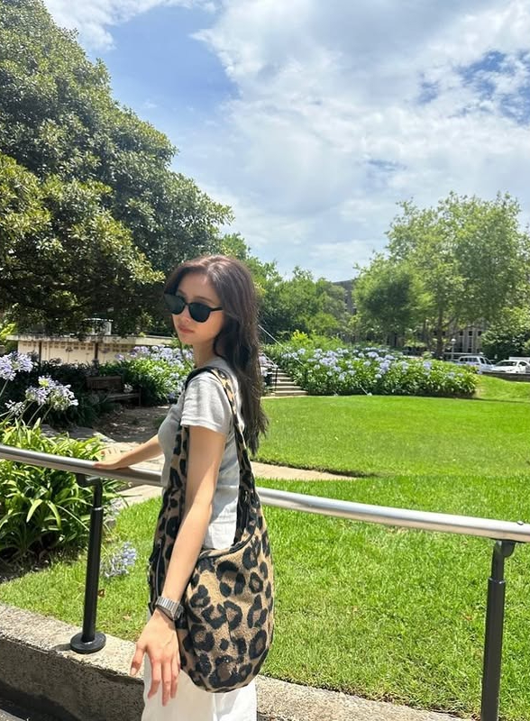 Mỹ nhân hoàn hảo từ mặt mũi đến body, ngay cả style cũng không thể tìm được lời chê: Cả showbiz gọi tên 1 người- Ảnh 12. Mỹ nhân hoàn hảo từ mặt mũi đến body, ngay cả style cũng không thể tìm được lời chê: Cả showbiz gọi tên 1 người- Ảnh 12.