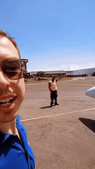 Giả làm phi công, người đàn ông bay hàng trăm chuyến miễn phí trong 4 năm- Ảnh 1. Giả làm phi công, người đàn ông bay hàng trăm chuyến miễn phí trong 4 năm- Ảnh 1.