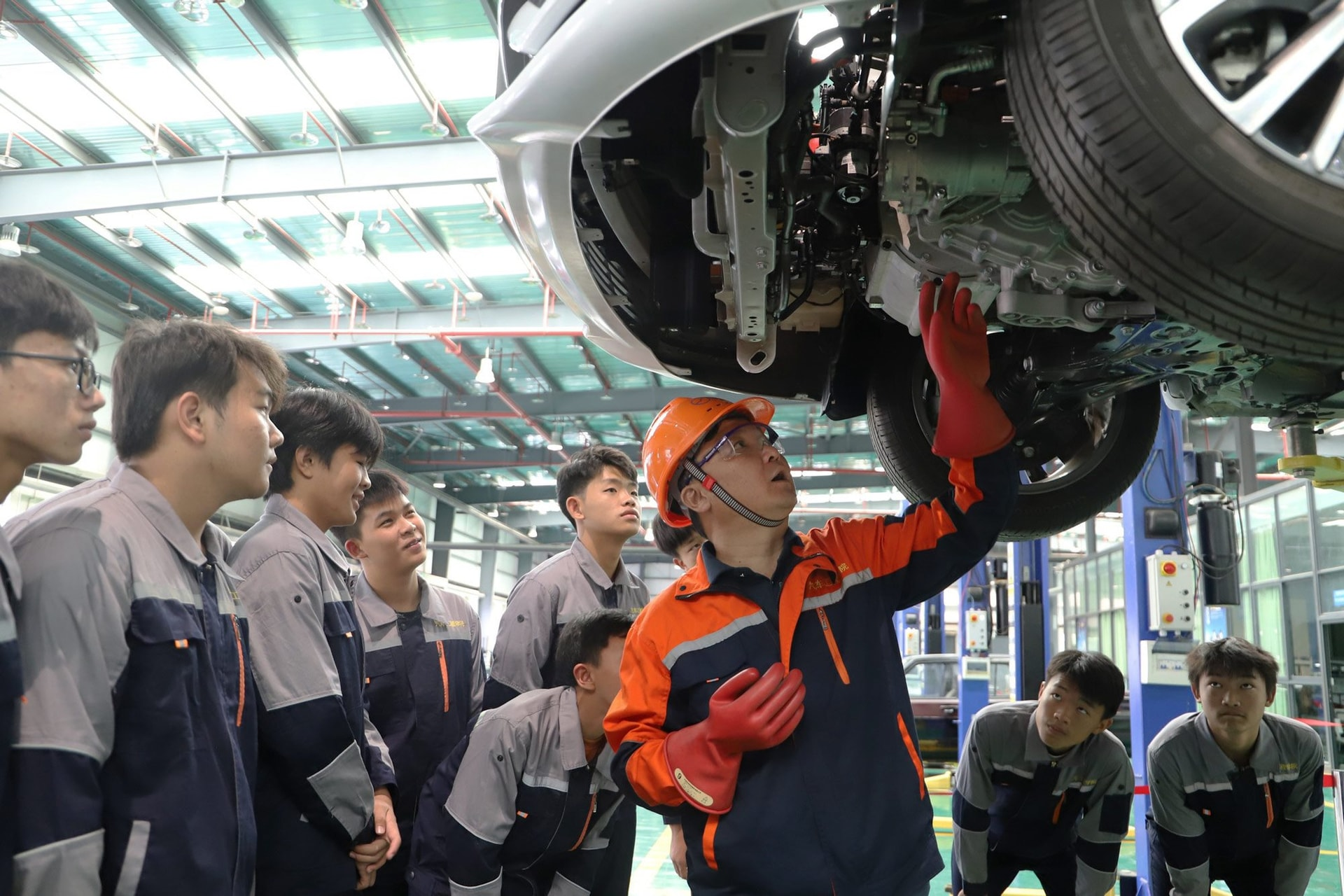 Một tờ báo giá bảo dưỡng, lộ ra vấn đề lớn: Hậu mãi xe Trung Quốc đang vận hành ra sao?- Ảnh 2. Một tờ báo giá bảo dưỡng, lộ ra vấn đề lớn: Hậu mãi xe Trung Quốc đang vận hành ra sao?- Ảnh 2.