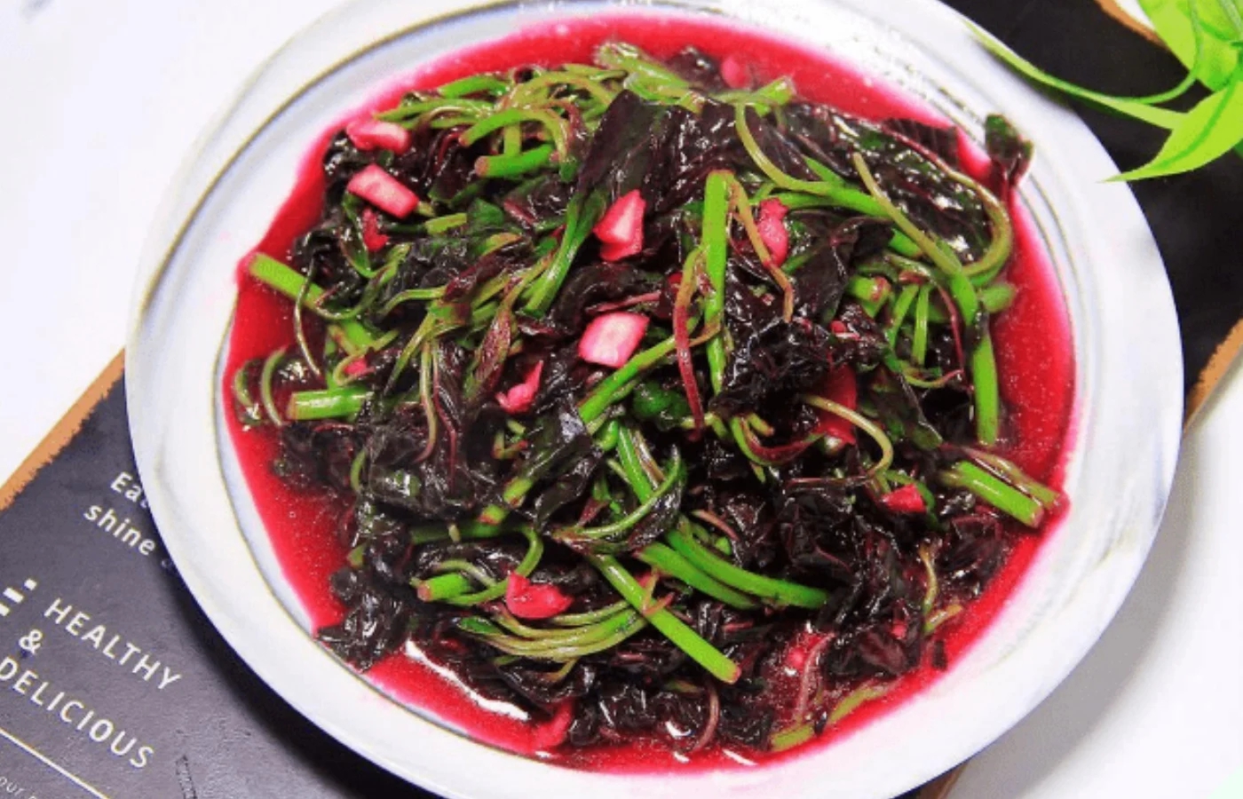 Loại rau nhiều sắt hơn thịt bò, được bán quanh năm ở chợ Việt: Không phải ai cũng biết để ăn- Ảnh 2. Loại rau nhiều sắt hơn thịt bò, được bán quanh năm ở chợ Việt: Không phải ai cũng biết để ăn- Ảnh 2.