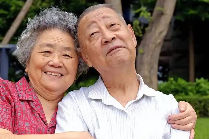 Nghịch l&yacute; trong nhiều gia đ&igrave;nh: Những đứa con n&agrave;y chăm s&oacute;c cho cha mẹ nhiều nhất nhưng cũng dễ sinh hiềm kh&iacute;ch nhất!- Ảnh 1.